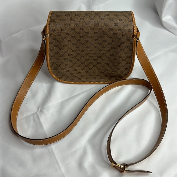 GUCCI Leather Crossbody ~EUC - Picture 15 of 17
